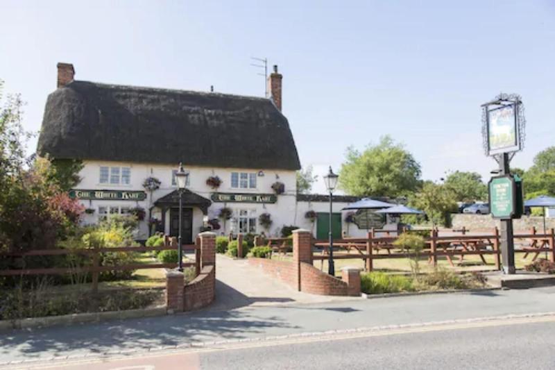 The White Hart, Wroughton Bed & Breakfast Swindon Luaran gambar